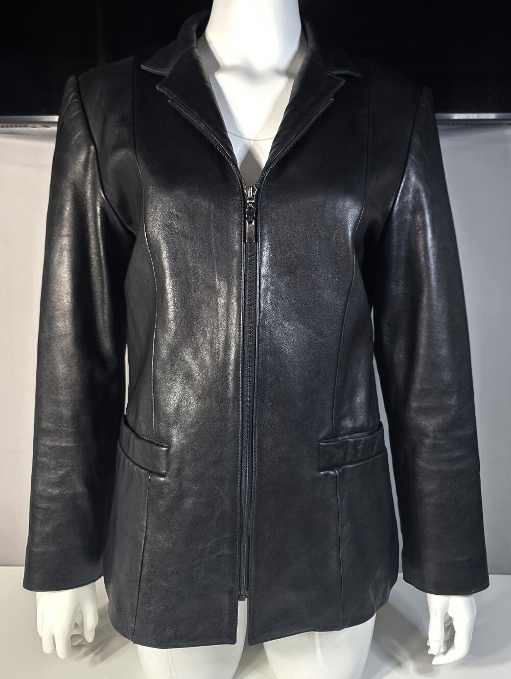 Jones New York Vintage black leather zip-front blazer jacket Size Medium